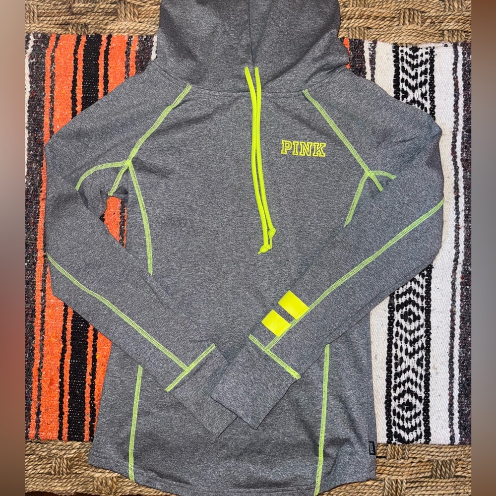 ✴️NWOT VS PINK athletic hoodie